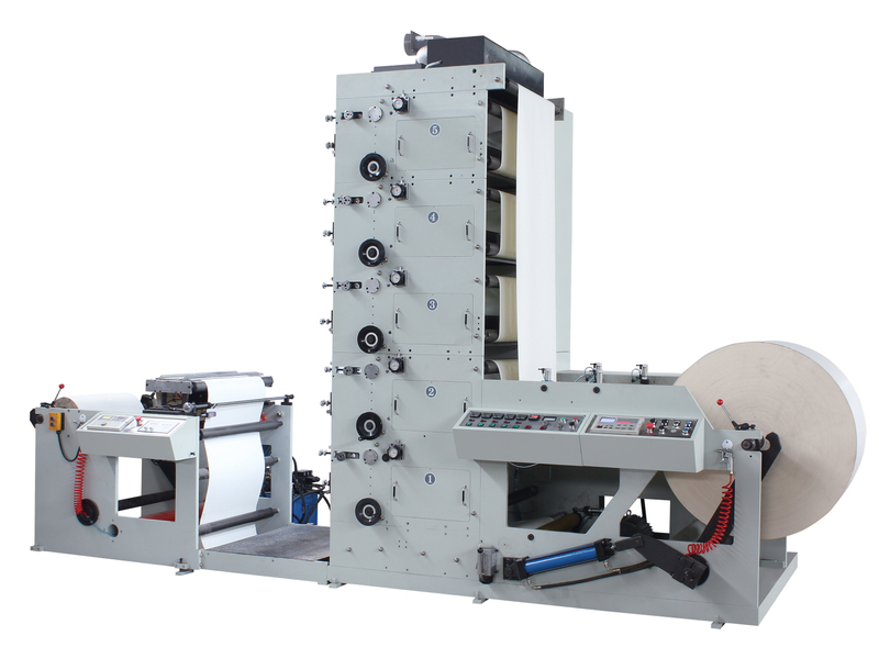 Флексографская печатная машина с стопкой этикеток